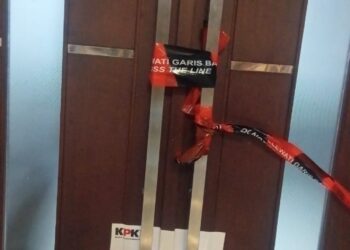 KPK Segel Ruang Kerja Bupati Bekasi Hingga Kadisbudpora 
