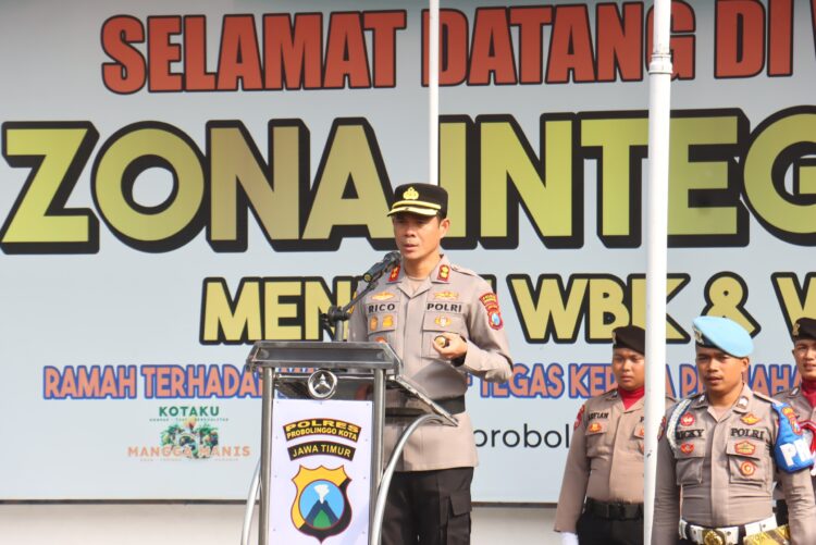 Polres Probolinggo Kota Gelar Upacara Kesadaran Nasional, Beri Penghargaan Anggota dan Warga*