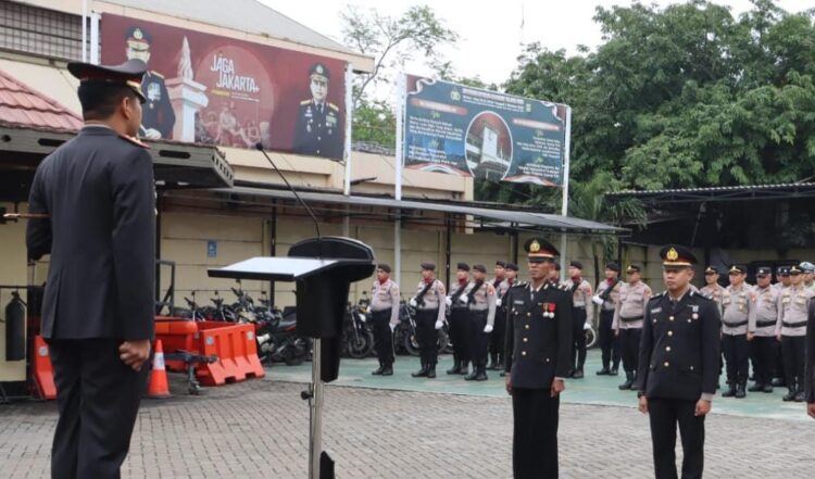 Polres Pelabuhan Tanjung Priok Gelar Upacara Penganugerahan Tanda Kehormatan Satyalancana Pengabdian