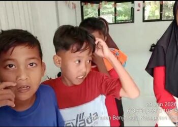 Dugaan Penyelewengan Dana BOS Mencuat, Siswa SDN Labanjaya Duduk Di Lantai Kembali Disorot