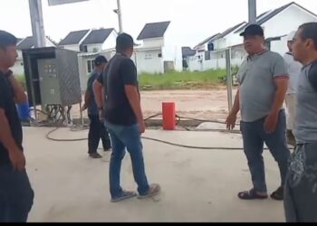 Diduga Tak Berijin, Perusahaan Ditengah Perumahan Padat Penduduk Di soal Warga