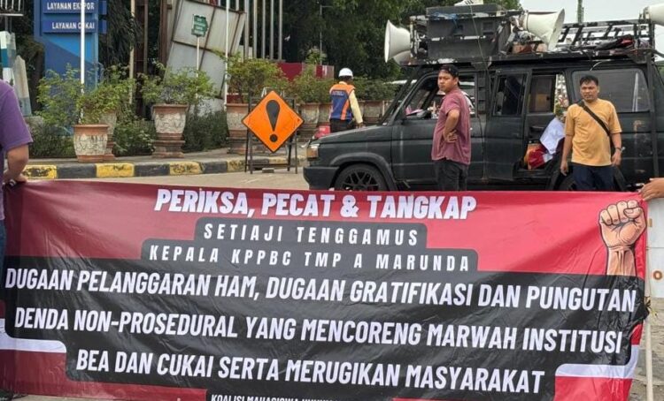 Gedung Bea Cukai Marunda di Jakarta Utara disegel Massa KMHM