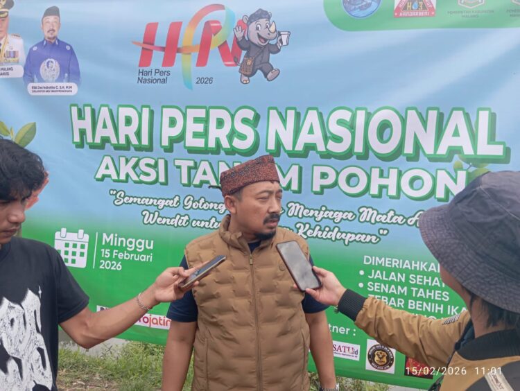 Semarakan HPN 2026 Presiden KHYI dan GANN Malang Raya Tanam Pohon dan Tebar Benih Ikan Nila 3 Ribu Ekor di Sungai Wendit