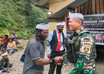 SATGAS YONIF 301/PKS GELAR BAKTI SOSIAL DI PEDALAMAN PAPUA TENGAH