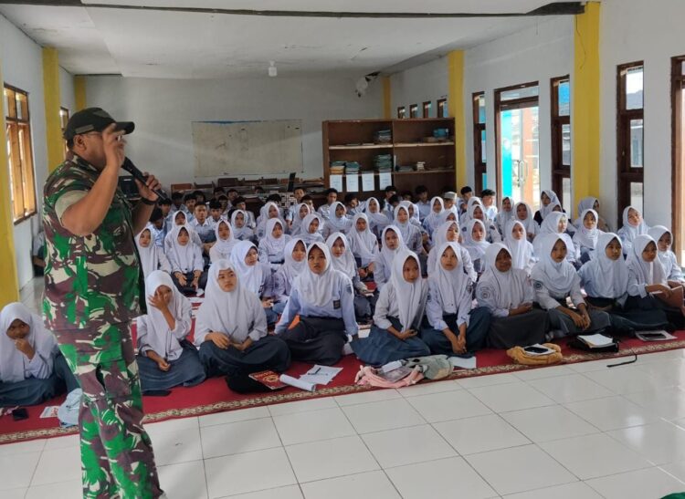 Satgas TMMD Ke-127 Hadirkan Penyuluhan Wasbang dan Bahaya Narkoba di SMK Taruna Mandiri II Parakanlima
