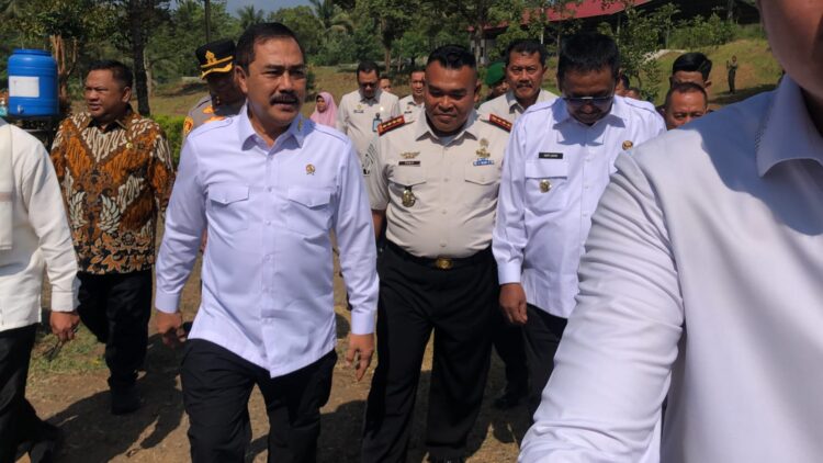 Kunjungan Menteri Imigrasi Ke Lapas Kelas II A Warungkiara,Tinjau Program Bedah Rumah,Tempat Ibadah Dan Ketahanan Pangan