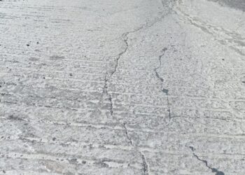 Pelebaran Jalan Raya Gunungsari Tajinan Diduga Tidak Sesuai Spek