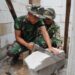Satgas TMMD ke-130 Kodim 0818 Kabupaten Malang, Bangun Rumah Layak Huni Warga Desa Taji