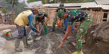 Tentara Bukan Cuma Bisa Perang,Prajurit TNI Juga Ahli Aduk Semen