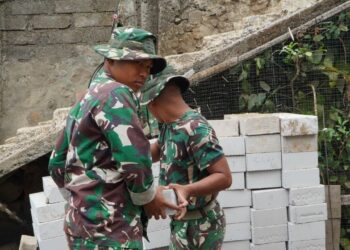 Wujudkan Hunian Layak, Satgas TMMD ke-130 Kodim 0818-Kabupaten Malang Bangun Rumah Warga Tak Mampu